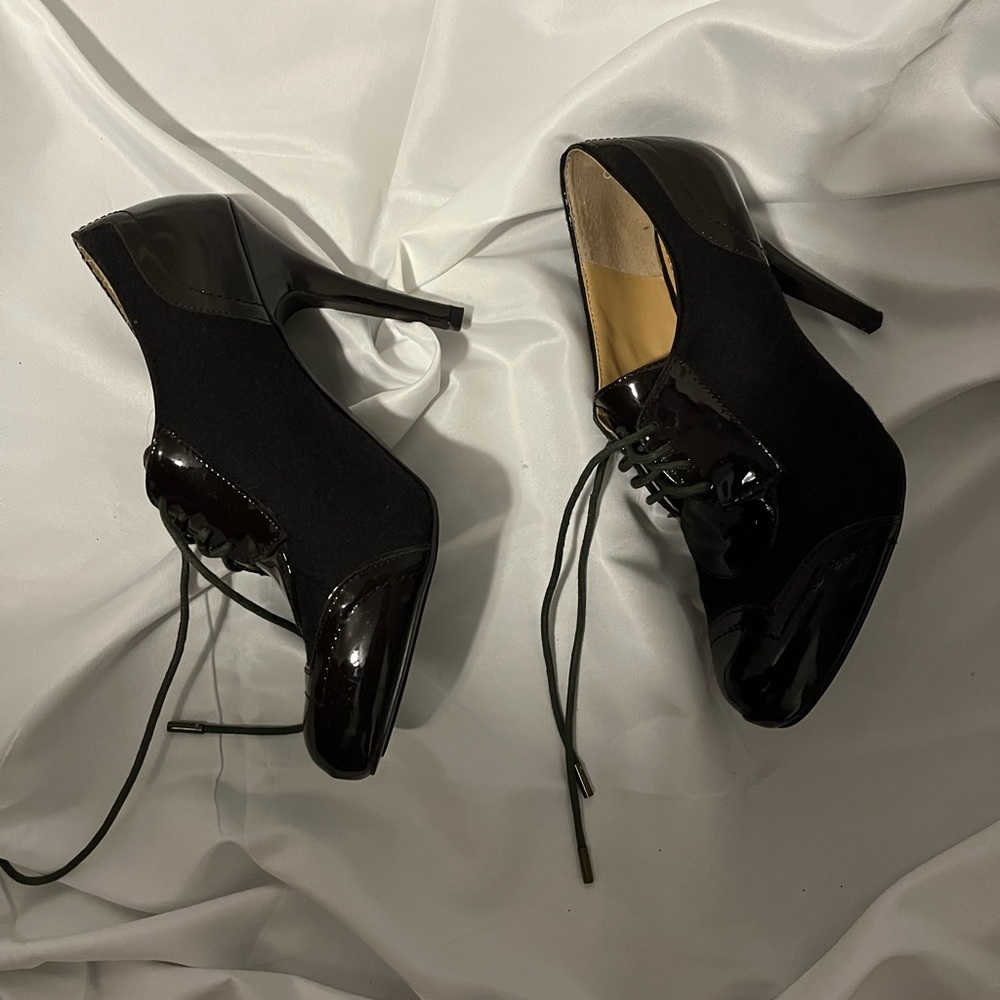 Circa Elegant Brown Lace-Up Heels